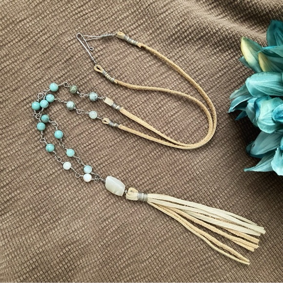 - Jewelry - NECKLACE Western Beaded Leather Fringe